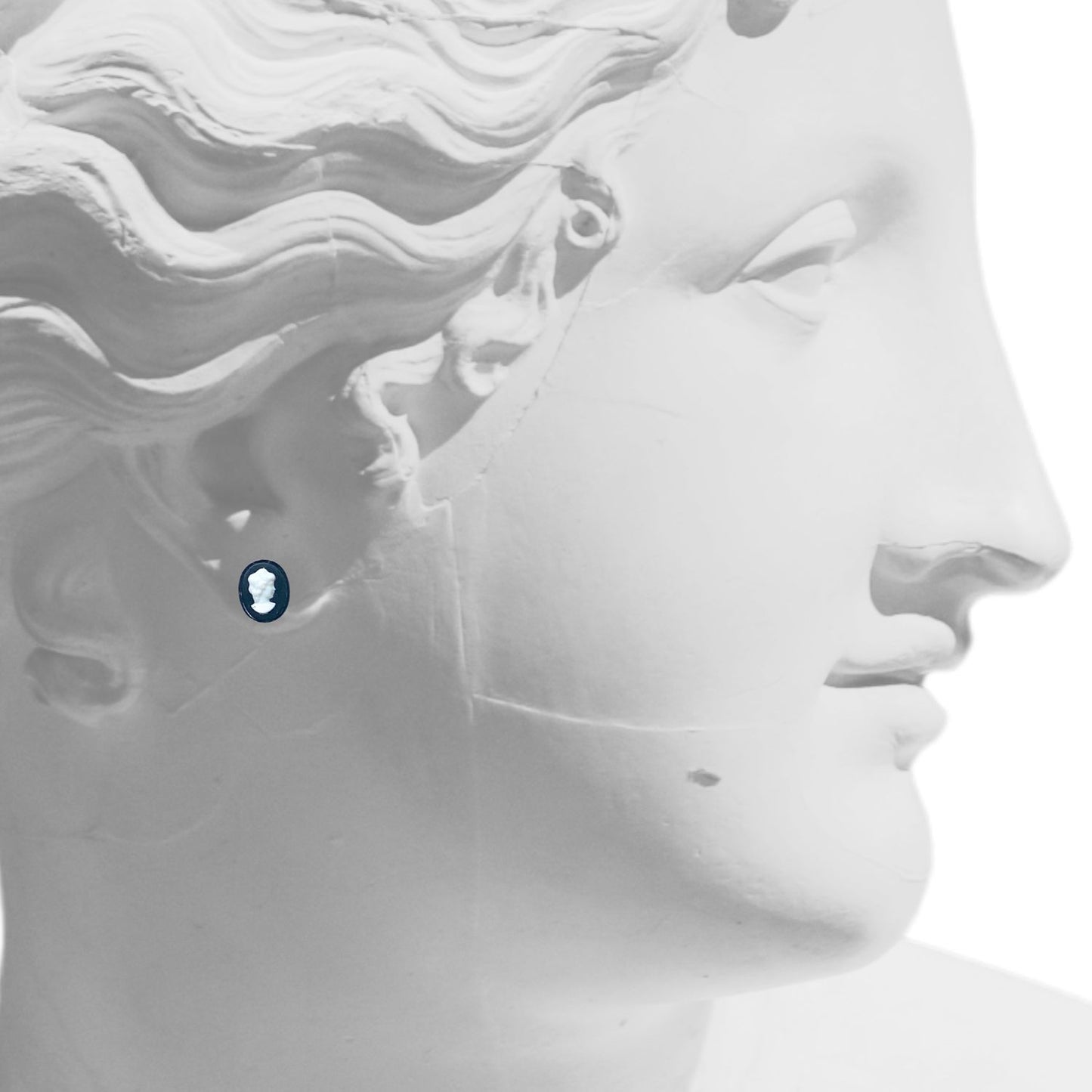 Winzling Cameo Studs
