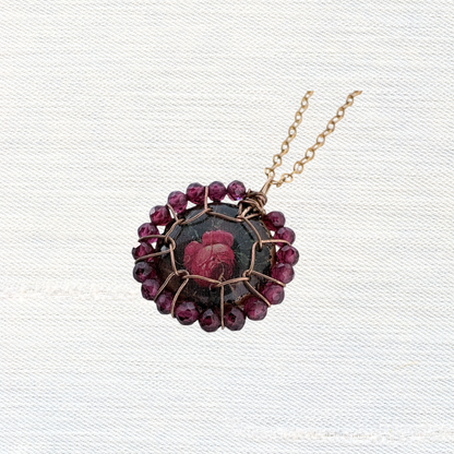 Stitched Rose Dulcet Necklace