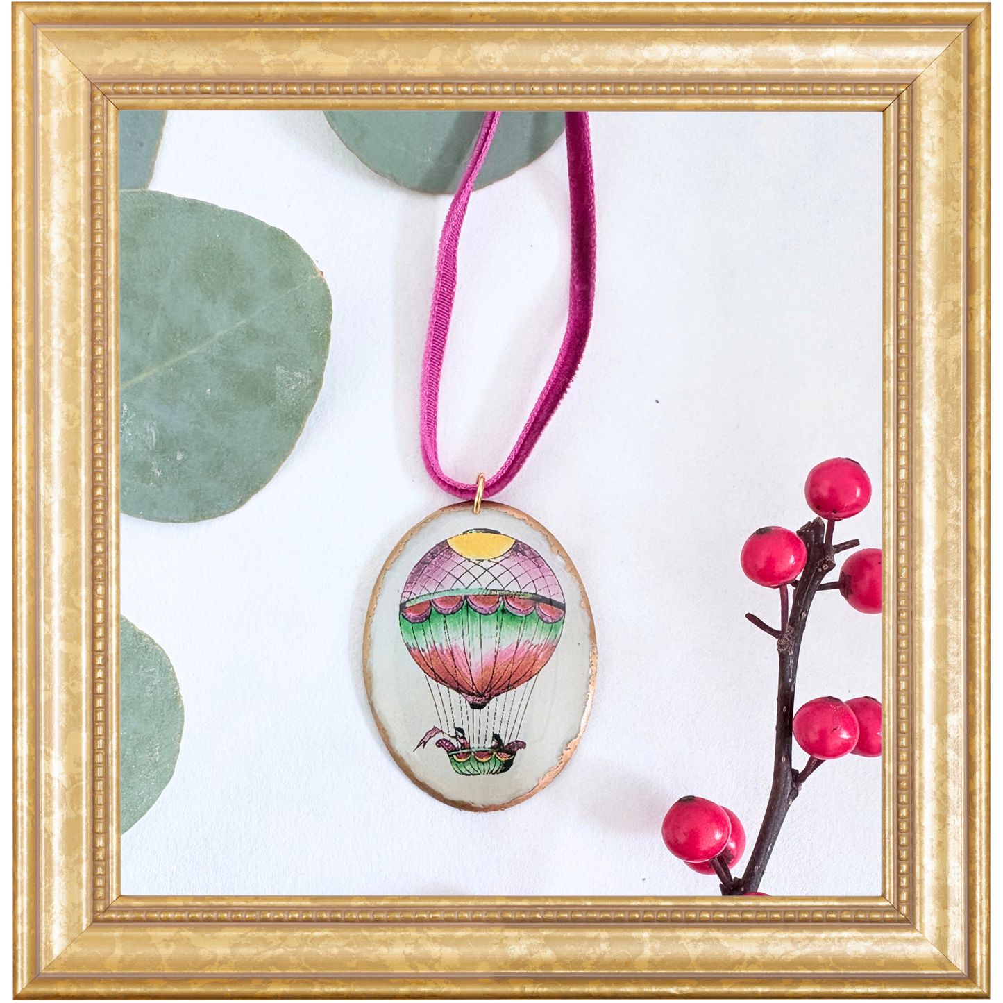 Worcester Balloon Cameo Ornament